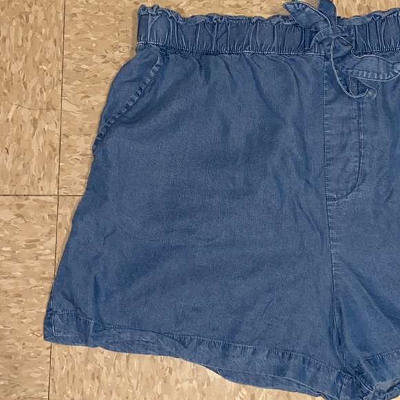 Lucky Brand Paperbag Waist Wide Leg Shorts in Fisherman’s Blue size Large - Picture 3 of 16
